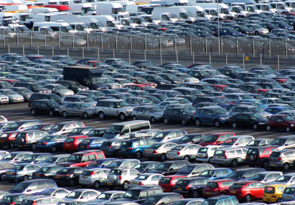 Auto sales fall 4.7 pct.; 7-year win streak may come to end
